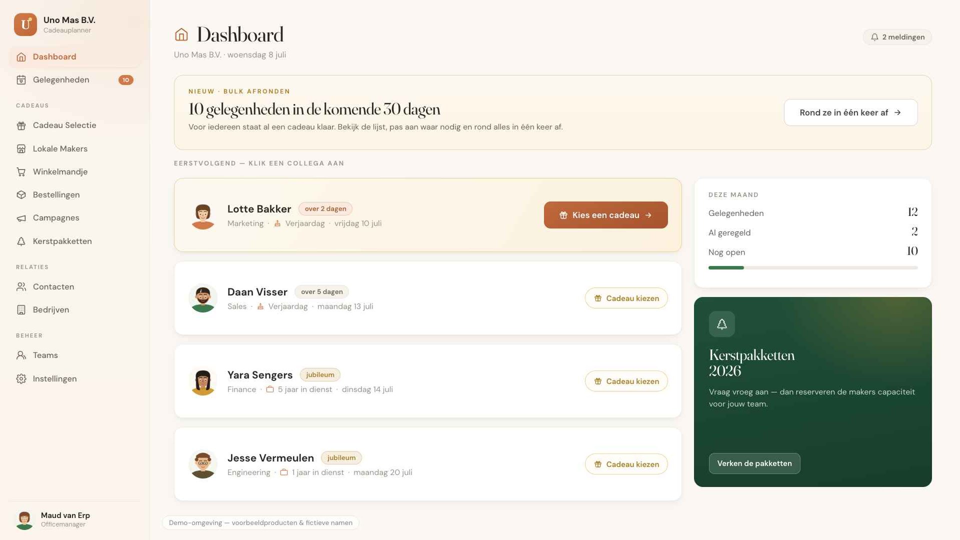 Het Gracias-dashboard met aankomende gelegenheden van fictieve collega's